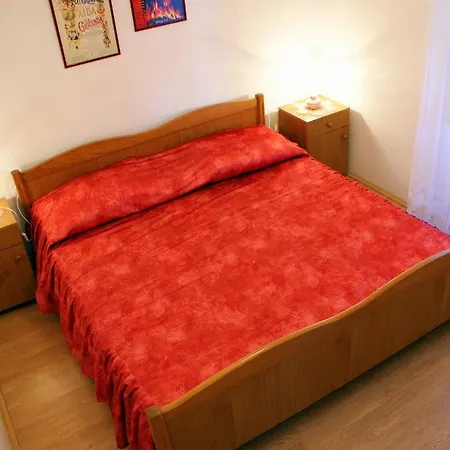 Holiday home House Violeta Rasa