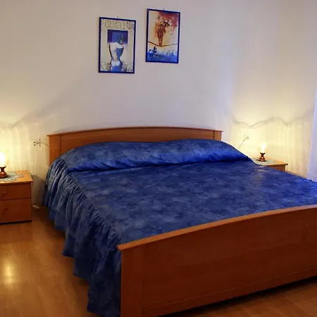 House Violeta Vikendica